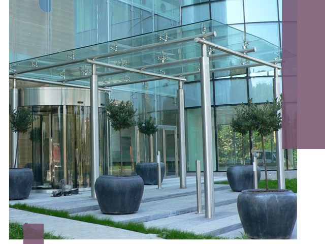 Навесы из стекла на заказ в Луховицах — монтаж и установка