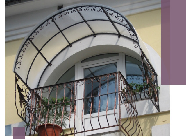 Козырьки над балконом в Луховицах — изготовление и монтаж