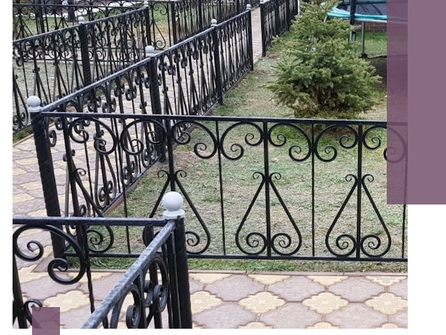 Кованые газонные ограждения под ключ в Луховицах